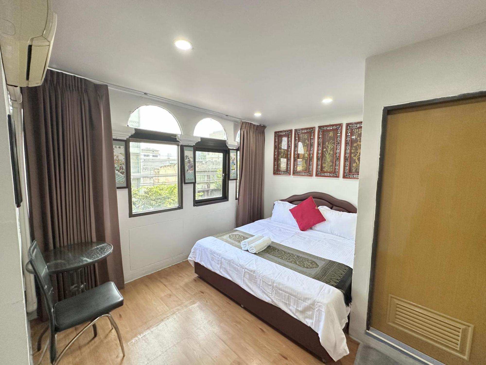 Longzhu Guesthouse Bangkok Luaran gambar