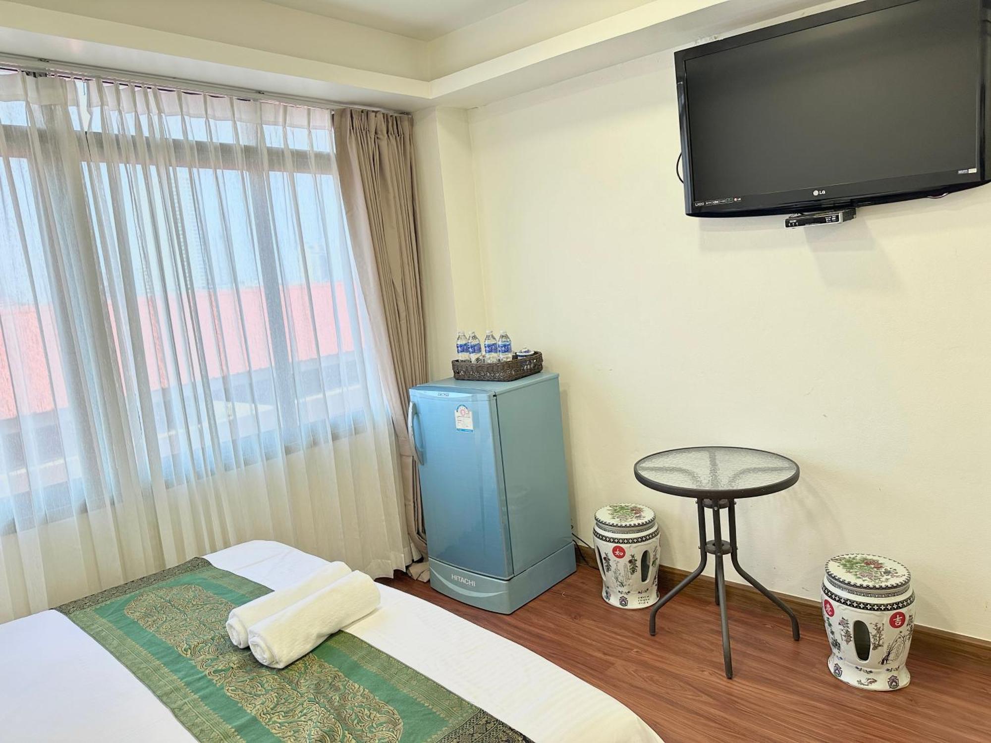 Longzhu Guesthouse Bangkok Luaran gambar
