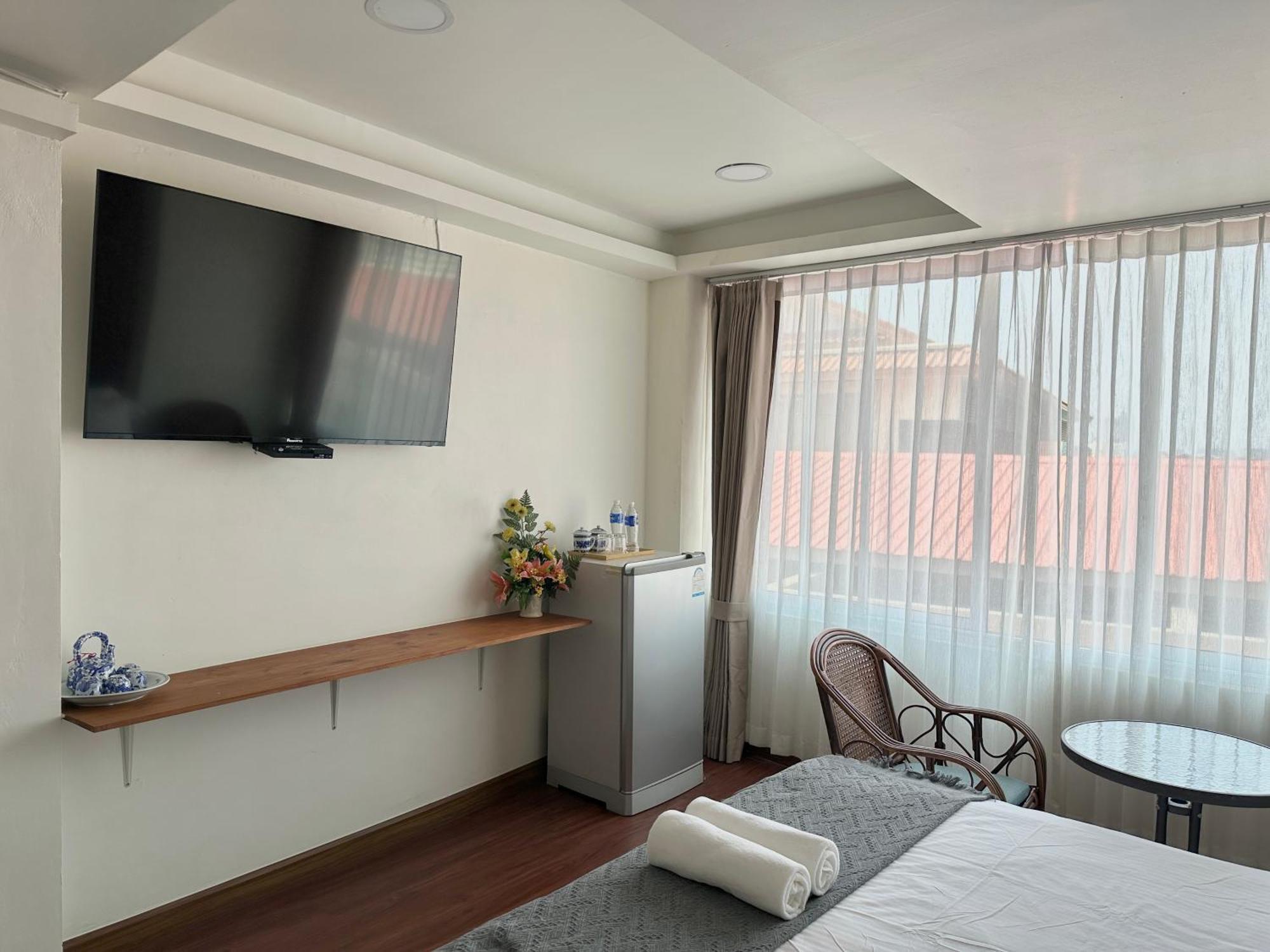 Longzhu Guesthouse Bangkok Luaran gambar