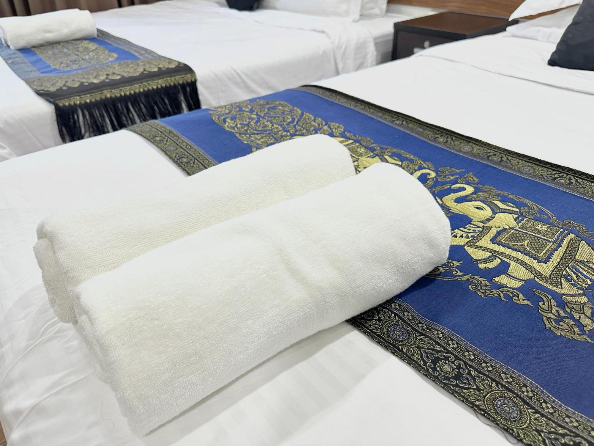 Longzhu Guesthouse Bangkok Luaran gambar