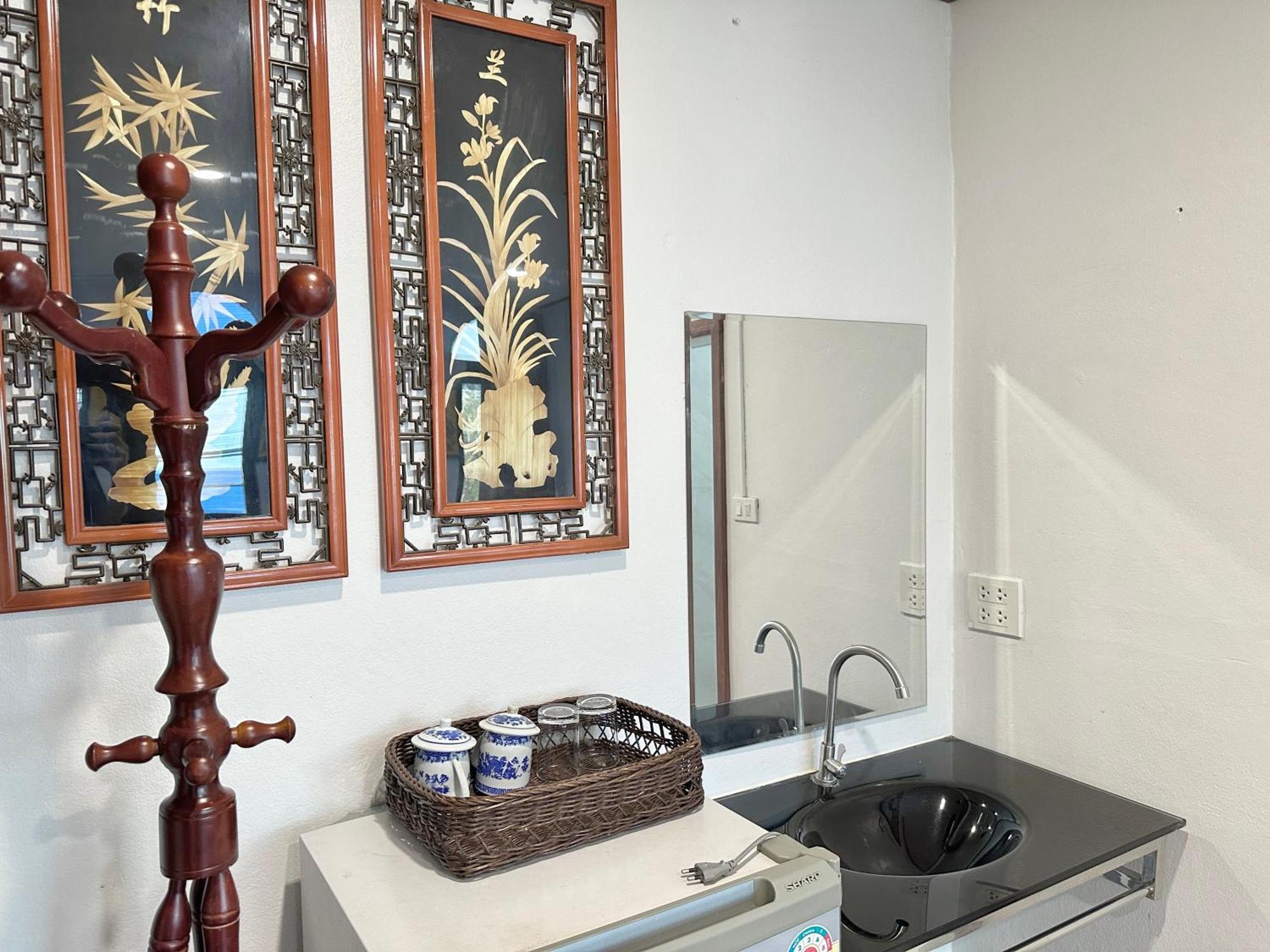 Longzhu Guesthouse Bangkok Luaran gambar